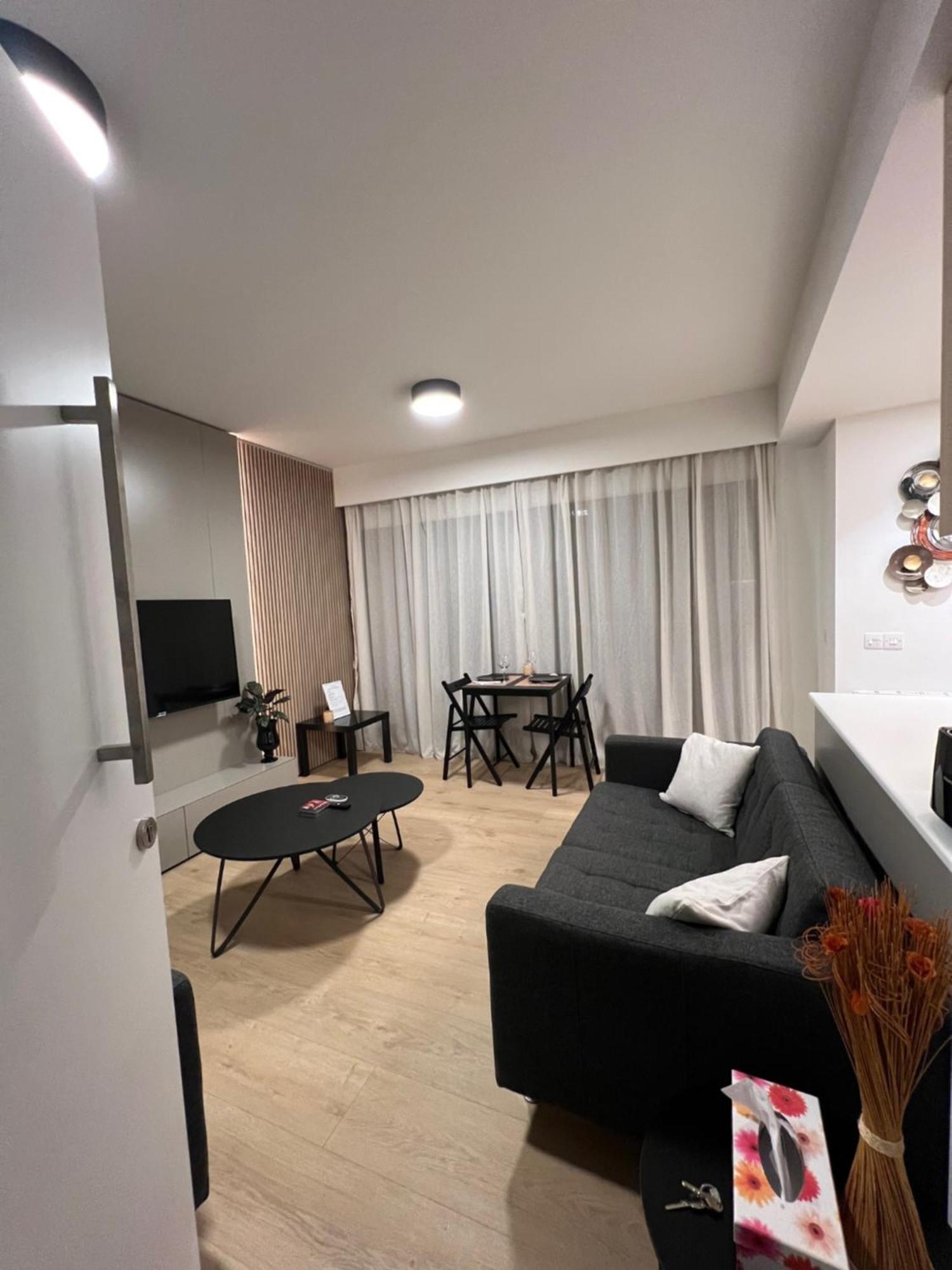 Daniela'S Modern Apartment Strovolos Экстерьер фото