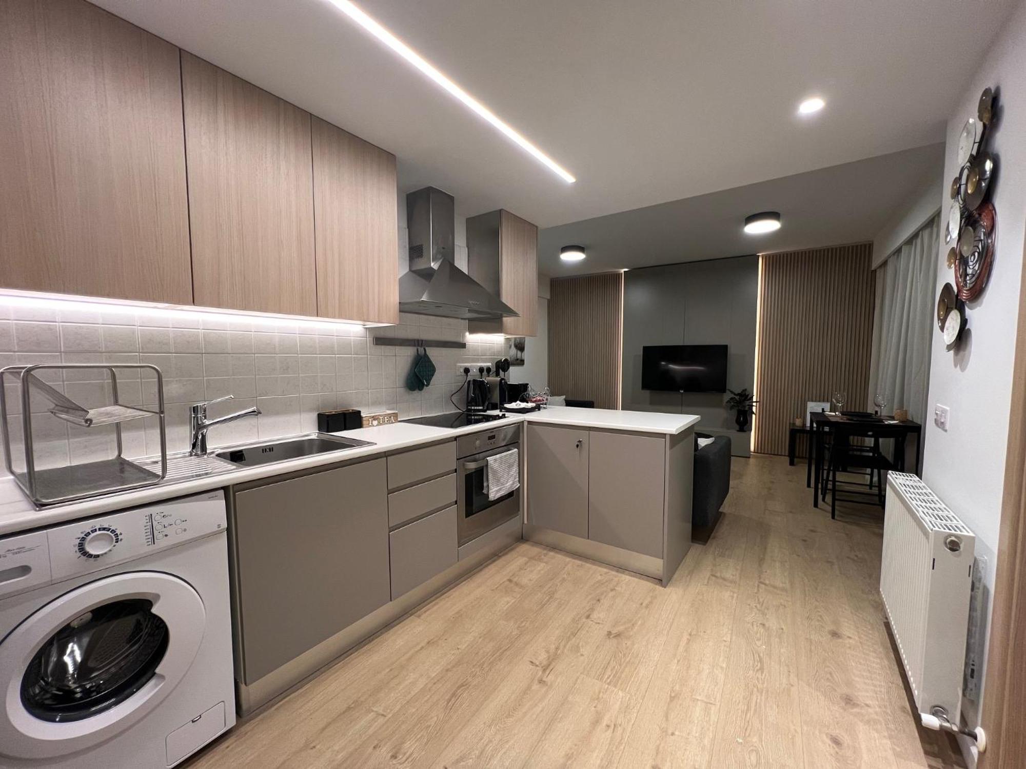 Daniela'S Modern Apartment Strovolos Экстерьер фото