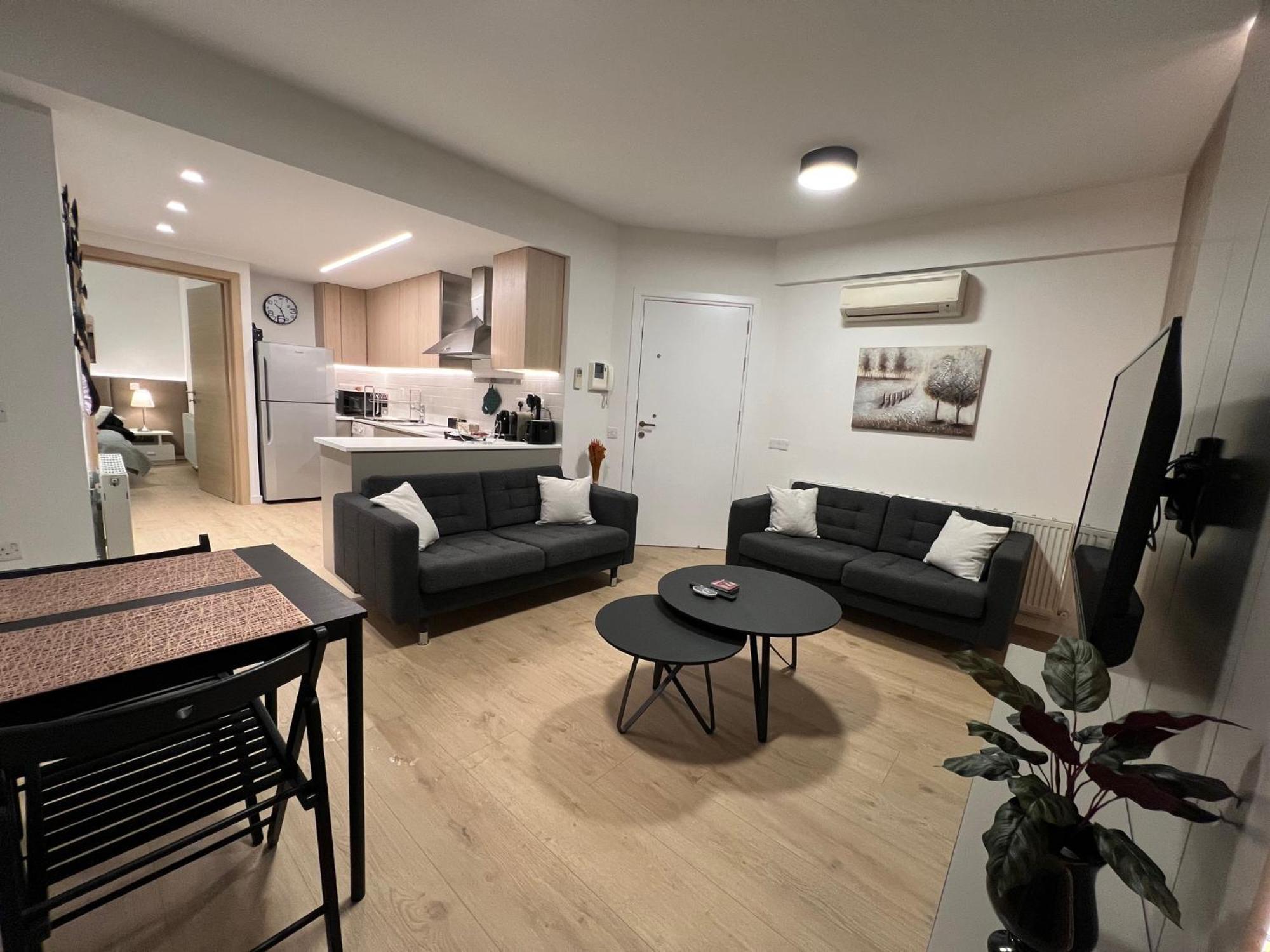 Daniela'S Modern Apartment Strovolos Экстерьер фото
