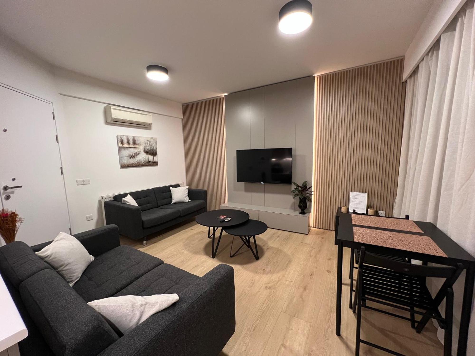 Daniela'S Modern Apartment Strovolos Экстерьер фото